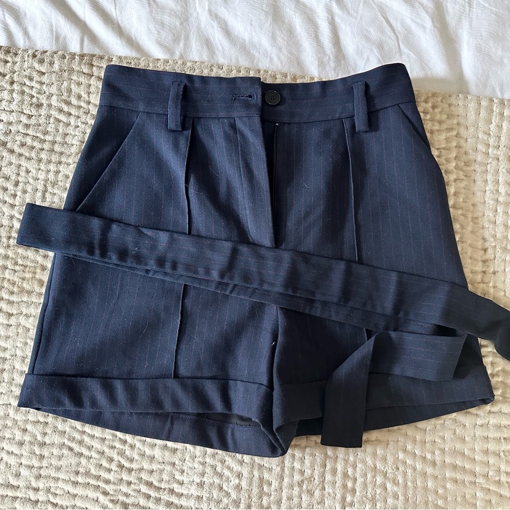 Make shorts with belt in excellent condition